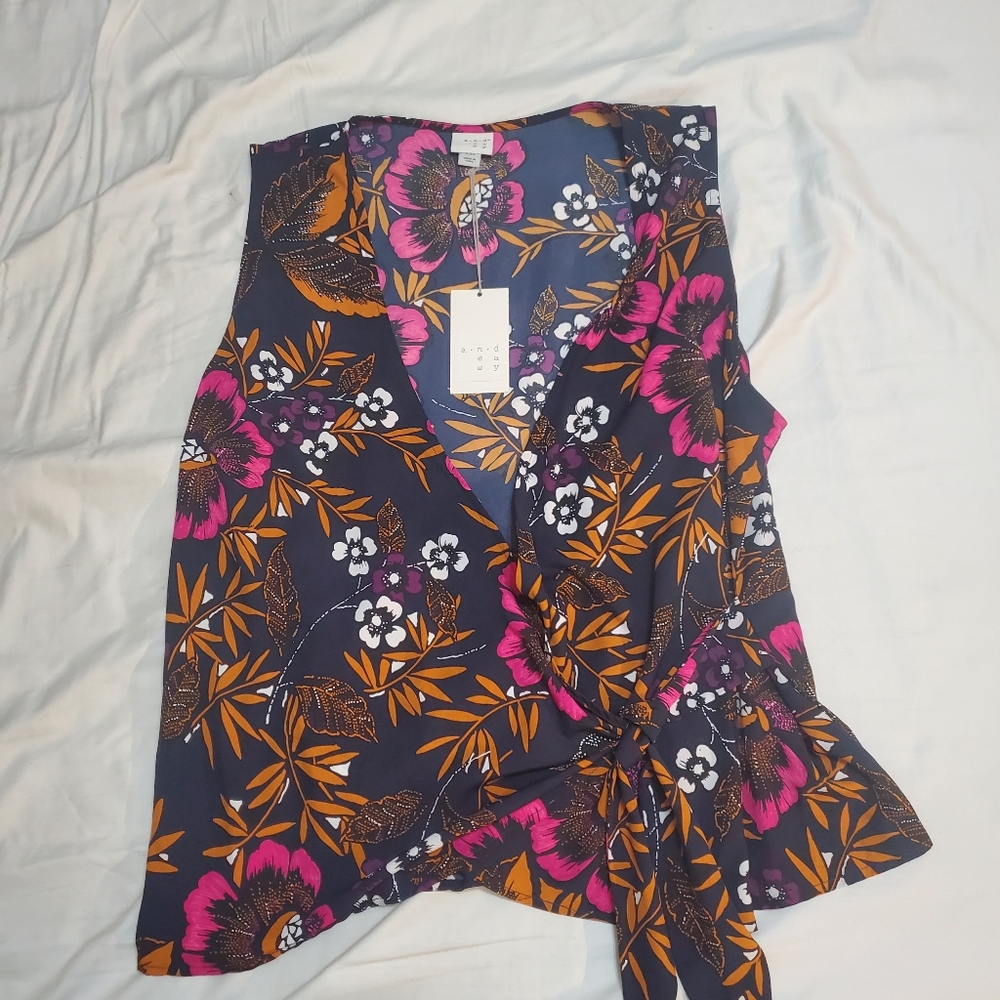 NWT Floral Sleeveless Top